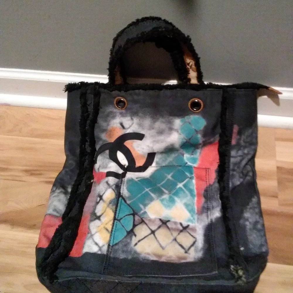 Chanel - Picture 3 of 3